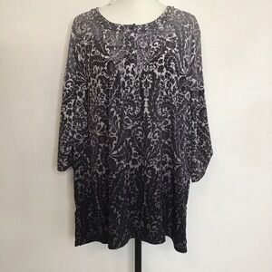 MAGGIE BARNES WOMEN GREY FLORAL RHINESTONE SCOOP NECK BUTTON DOWN FLOWY TUNIC 2X